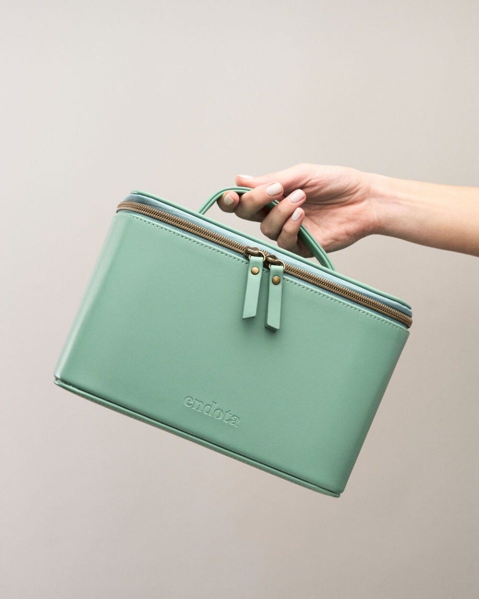 Large cosmetic travel case 2025